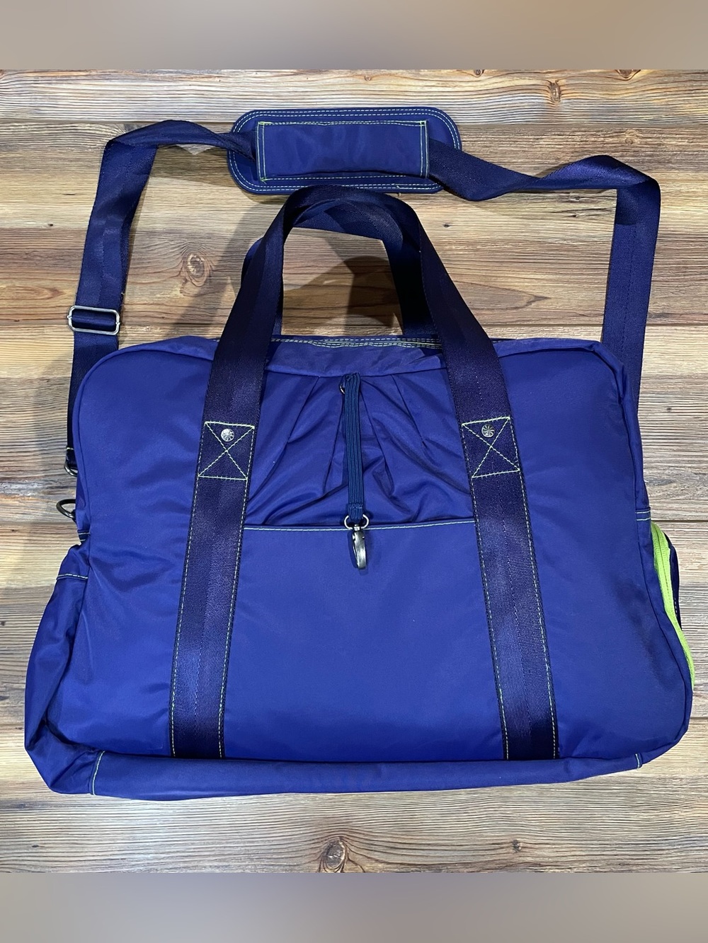 ATHLETA Warm Up Gym Bag Yoga Duffle Blue Lime Large Excellent Condition